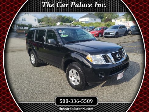 Used 2011 Nissan Pathfinder S image 1