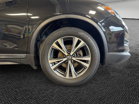 Used 2019 Nissan Rogue SV w/ Premium Package AWD/4WD image 11