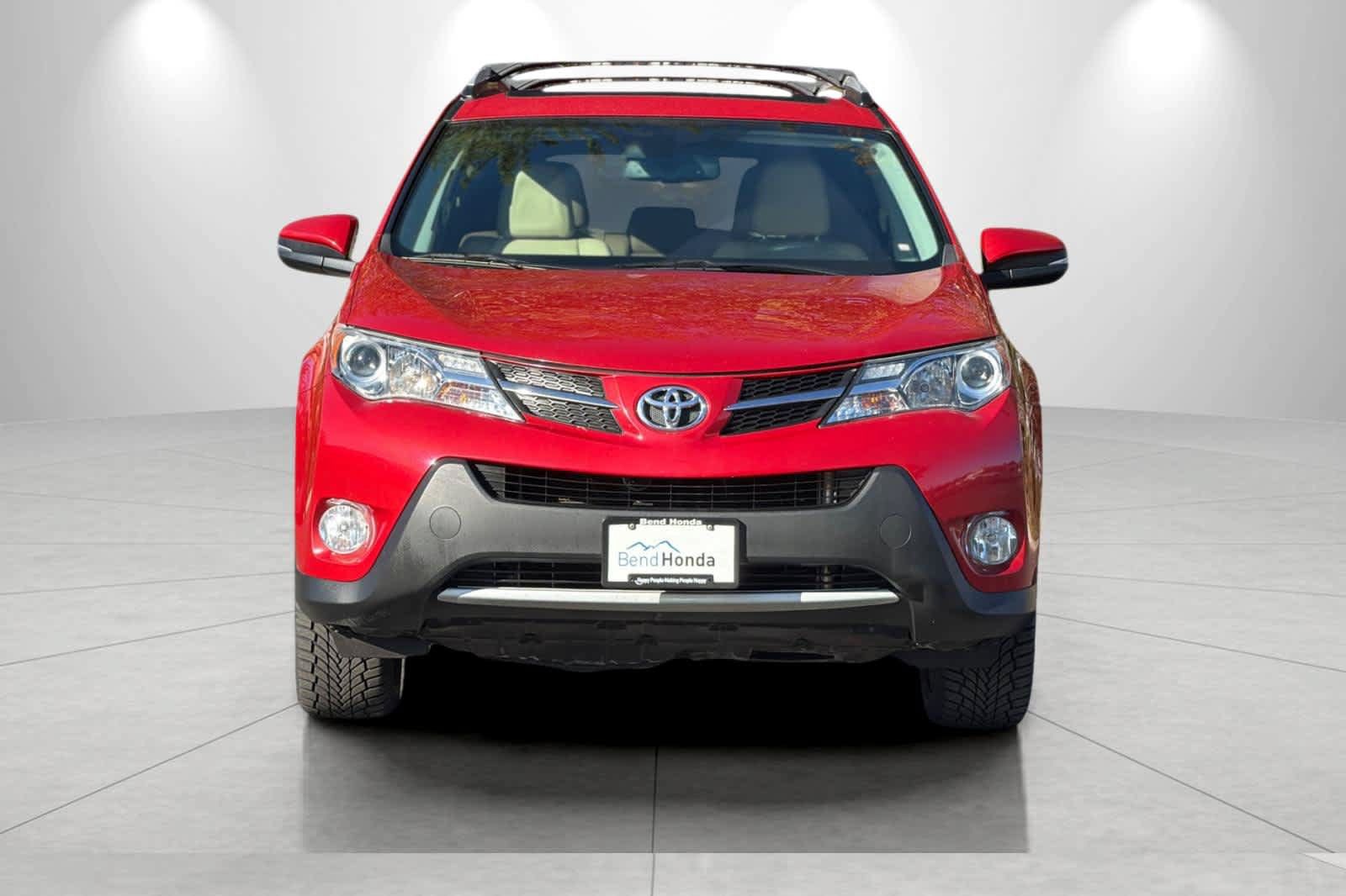 Used 2014 Toyota RAV4 Limited w/ Technology Package AWD/4WD image 10