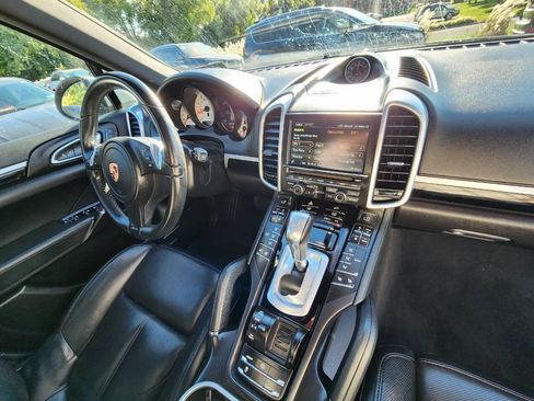 Used 2014 Porsche Cayenne Platinum Edition AWD/4WD image 36
