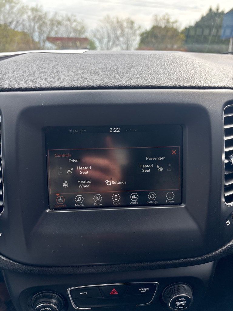 Used 2019 Jeep Compass Latitude AWD/4WD image 21