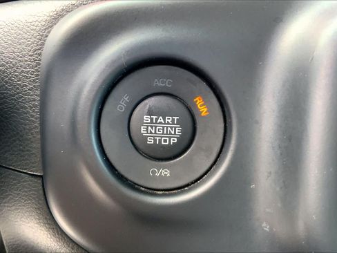 Used 2022 Jeep Wrangler Unlimited Rubicon AWD/4WD image 30