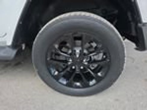 Used 2022 Jeep Wrangler Unlimited Sahara AWD/4WD image 23