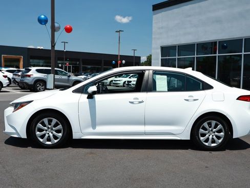 Used 2022 Toyota Corolla LE FWD image 9