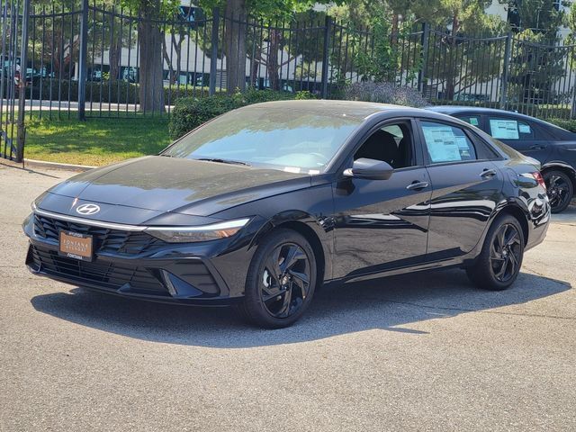 New 2026 Hyundai Elantra Sport FWD image 2