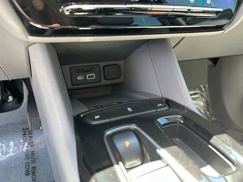 Used 2023 Chevrolet Bolt EUV Premier w/ Sun & Sound Package FWD image 26