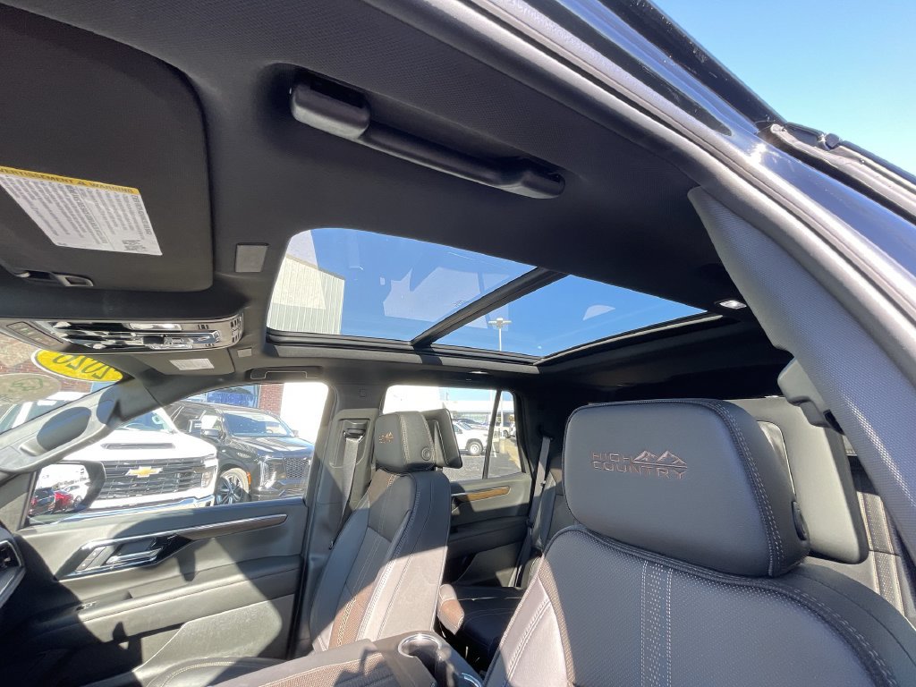 Used 2026 Chevrolet Tahoe High Country AWD/4WD image 19