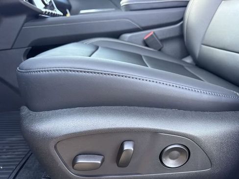 New 2026 GMC Acadia Elevation w/ Elevation Premium Package FWD image 13
