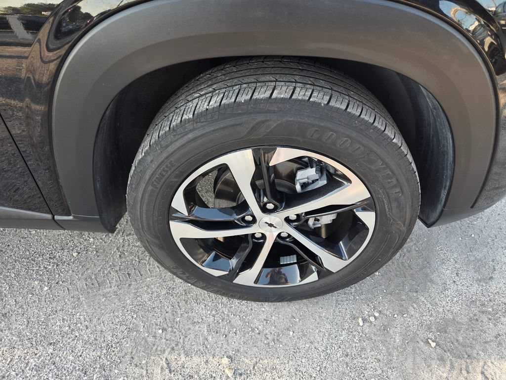 Certified 2024 Chevrolet Trax RS FWD image 17