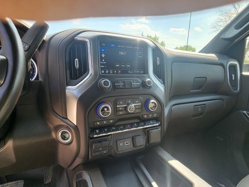Used 2022 Chevrolet Silverado 2500 LTZ w/ Z71 Chrome Sport Edition AWD/4WD image 17