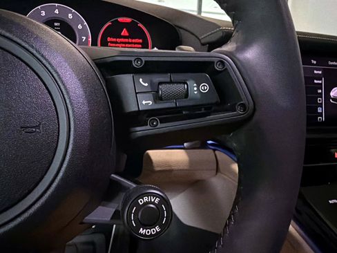 Used 2025 Porsche Panamera RWD image 27