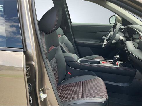 New 2025 Nissan Kicks SR AWD/4WD image 9