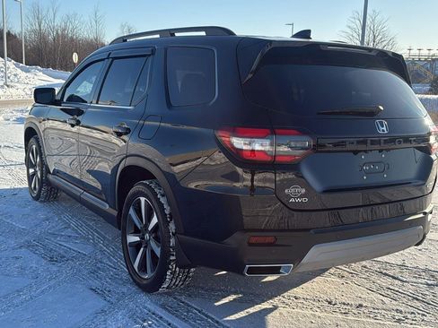 Used 2025 Honda Pilot Touring image 10