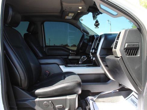 Used 2018 Ford F150 Lariat w/ Equipment Group 502A Luxury AWD/4WD image 8