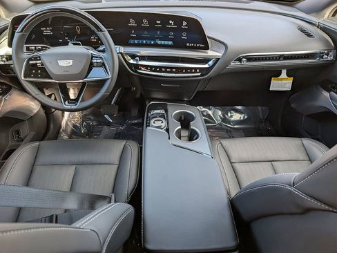 New 2026 Cadillac Lyriq Premium Luxury image 16