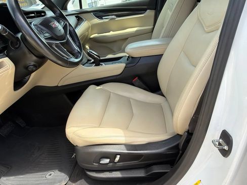 Used 2019 Cadillac XT5 FWD image 7