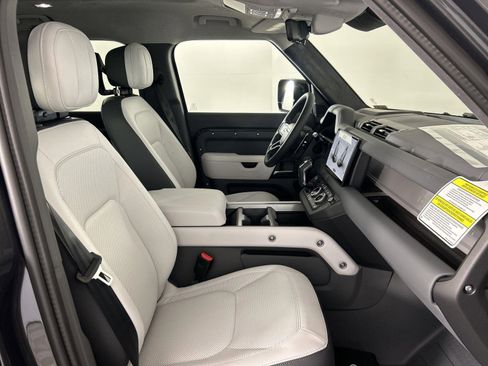 New 2025 Land Rover Defender 130 V8 image 34