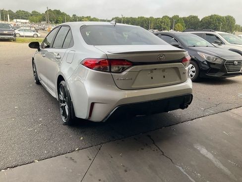 Used 2025 Toyota Corolla SE FWD image 3