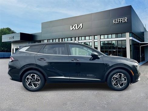 Certified 2024 Kia Sportage LX image 9
