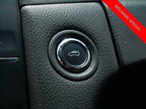 Used 2015 Ford Taurus SEL w/ Equipment Group 201A FWD image 25