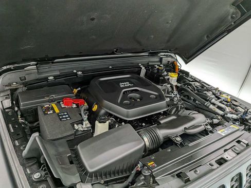 Used 2023 Jeep Wrangler Unlimited w/ Cold Weather Group image 15