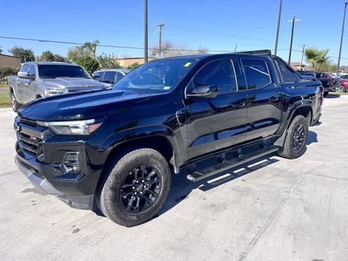 Used 2025 Chevrolet Colorado Z71 w/ Midnight Edition image 3