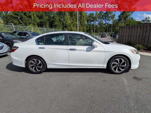 Used 2017 Honda Accord EX image 3