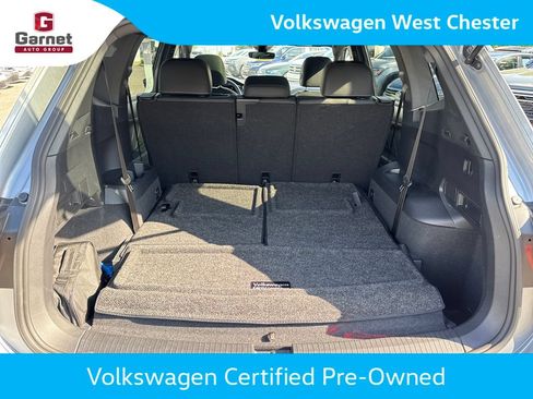 Certified 2023 Volkswagen Tiguan SE R-Line FWD image 29