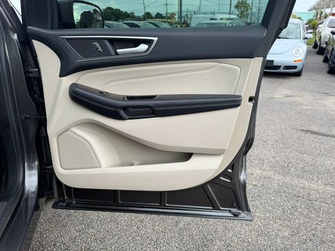 Used 2018 Ford Edge Titanium AWD/4WD image 25