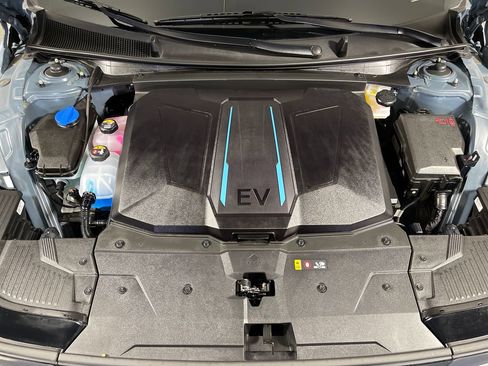 Certified 2024 Hyundai Ioniq 5 SEL RWD image 9