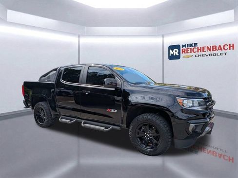 Used 2021 Chevrolet Colorado Z71 w/ Z71 Midnight Edition AWD/4WD image 2