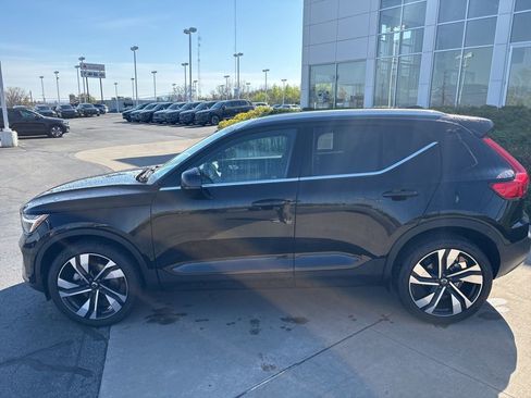 Certified 2023 Volvo XC40 B5 Plus w/ Driver Assist Package image 9
