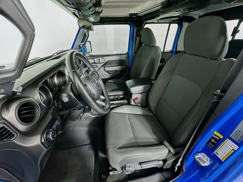 Used 2022 Jeep Gladiator Sport image 13
