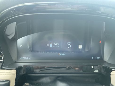 Used 2024 Lincoln Corsair AWD w/ Equipment Group 101A image 11