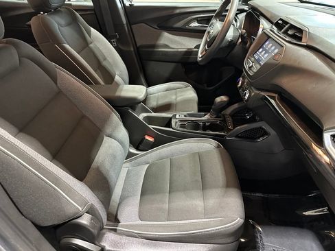 Used 2022 Chevrolet TrailBlazer LT AWD/4WD image 17