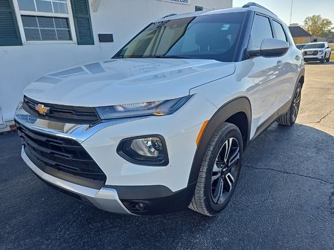 Used 2023 Chevrolet TrailBlazer LT image 3