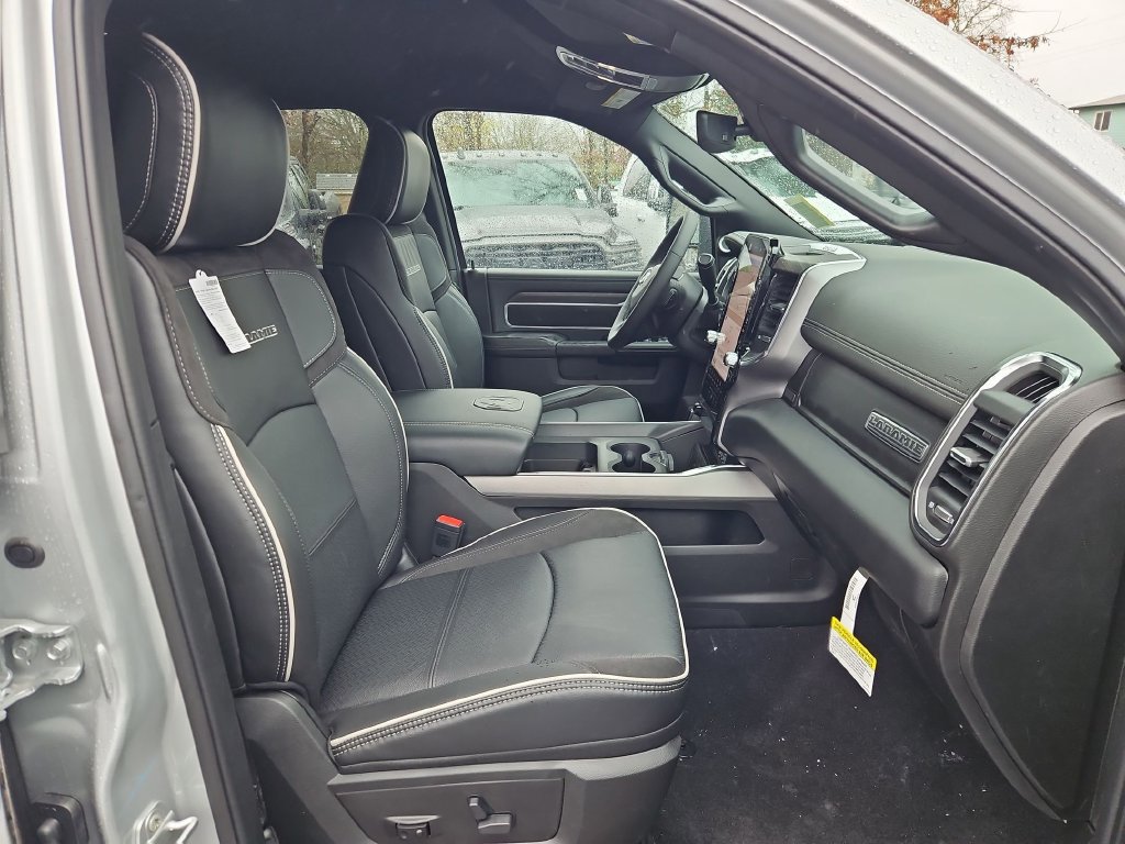 New 2026 RAM 2500 Laramie AWD/4WD image 16
