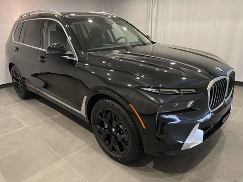 Used 2026 BMW X7 xDrive40i w/ Premium Package AWD/4WD image 3