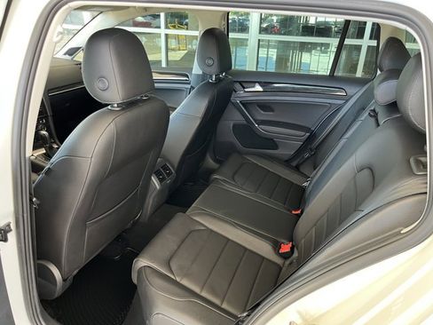 Used 2018 Volkswagen Golf SEL image 9