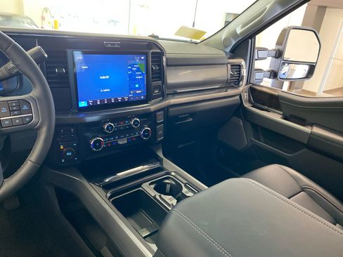 New 2026 Ford F250 Lariat w/ Black Appearance Package AWD/4WD image 12