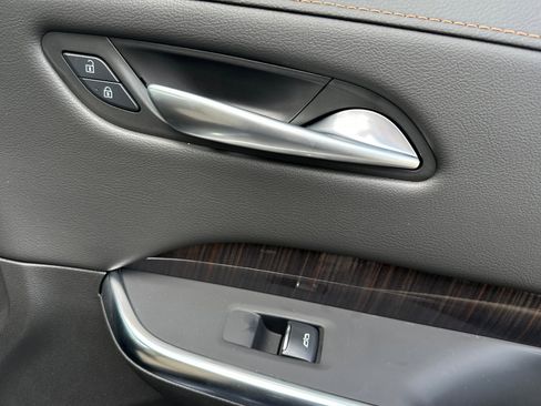 Used 2024 Cadillac XT4 Premium Luxury w/ Active Safety Package image 19