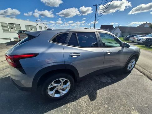 Used 2024 Chevrolet Trax LS w/ LS Convenience Package FWD image 8