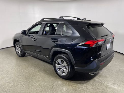 Certified 2024 Toyota RAV4 LE AWD/4WD image 5