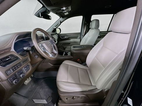 Used 2023 Chevrolet Tahoe Z71 w/ Z71 Off-Road Package AWD/4WD image 16