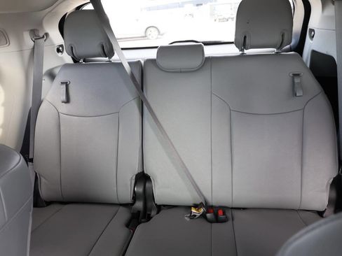 Used 2023 Toyota Sienna Limited AWD/4WD image 17