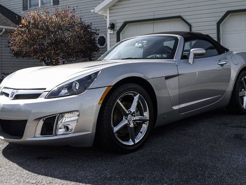 Used 2008 Saturn Sky Red Line RWD image 16