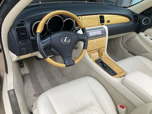 Used 2005 Lexus SC 430 Convertible image 18