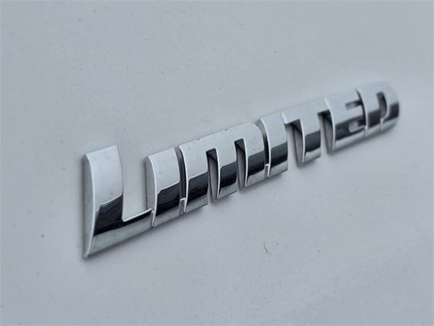 Used 2025 Toyota Tundra Limited image 9