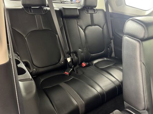 Used 2023 Honda Pilot Touring image 11