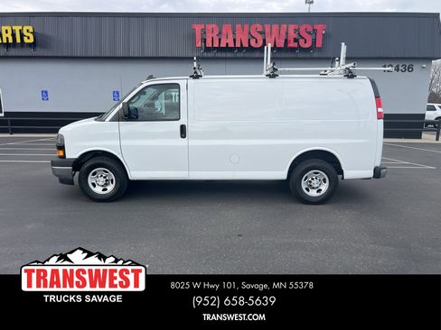 Used 2020 Chevrolet Express 3500 w/ Driver Convenience Package image 12